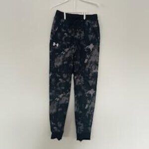 Under Armour Rival Fleece Camo Joggers – Boys Youth Medium Color Gray /Black